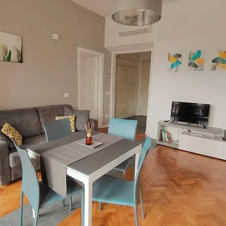 Luxury Designer Apartment *