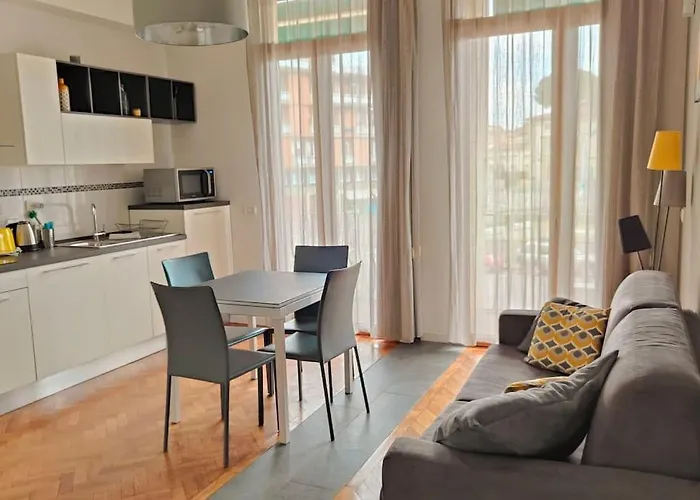 Luxury Designer Apartment *